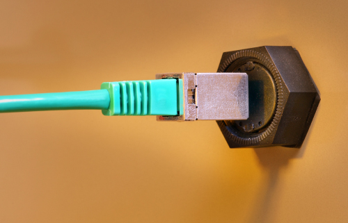 E-Plug Enhances Motor Analysis Safety