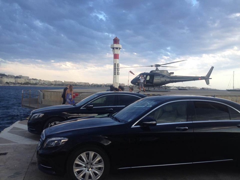 Réserver un véhicule de luxe avec chauffeur privé pour se rendre à