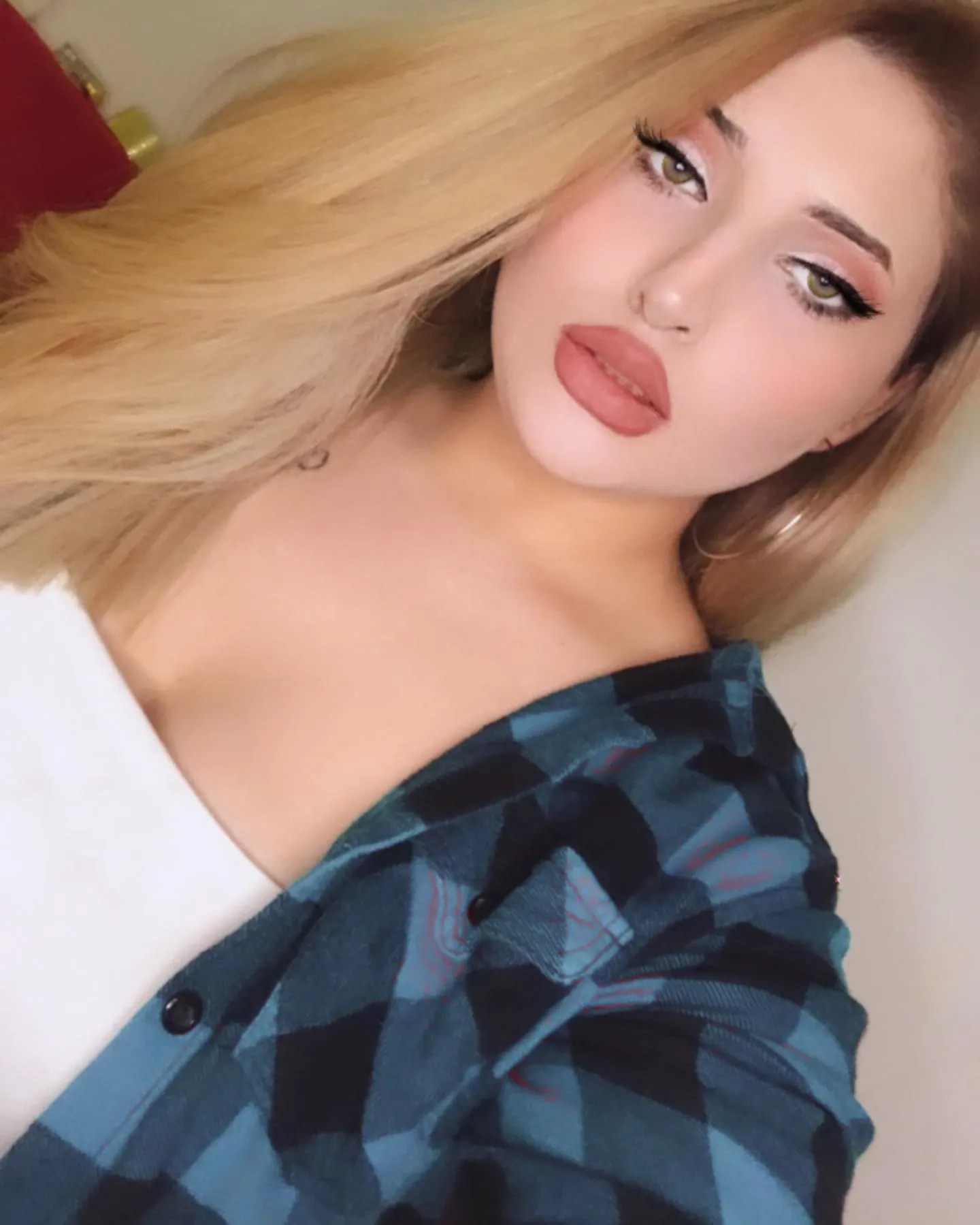 Charlotte_99xx OnlyFans: The Biggest Controversy Yet - Truth or Fiction