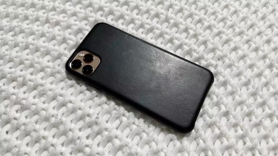 How to Clean A Leather Phone Case (3 Best Cleaning Solutions Revealed