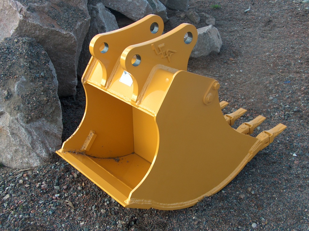 2Way Bucket from Leading Edge Attachments, Inc.