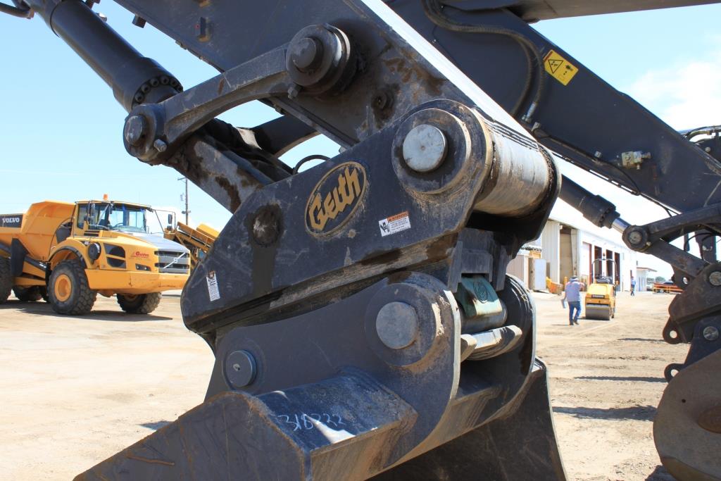 Pin Grabber couplers from Leading Edge Attachments, Inc. design leader