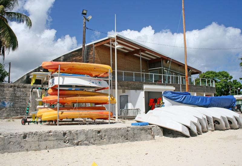 PROFITEZ DE LA BASE NAUTIQUE DE SAINTE ANNE