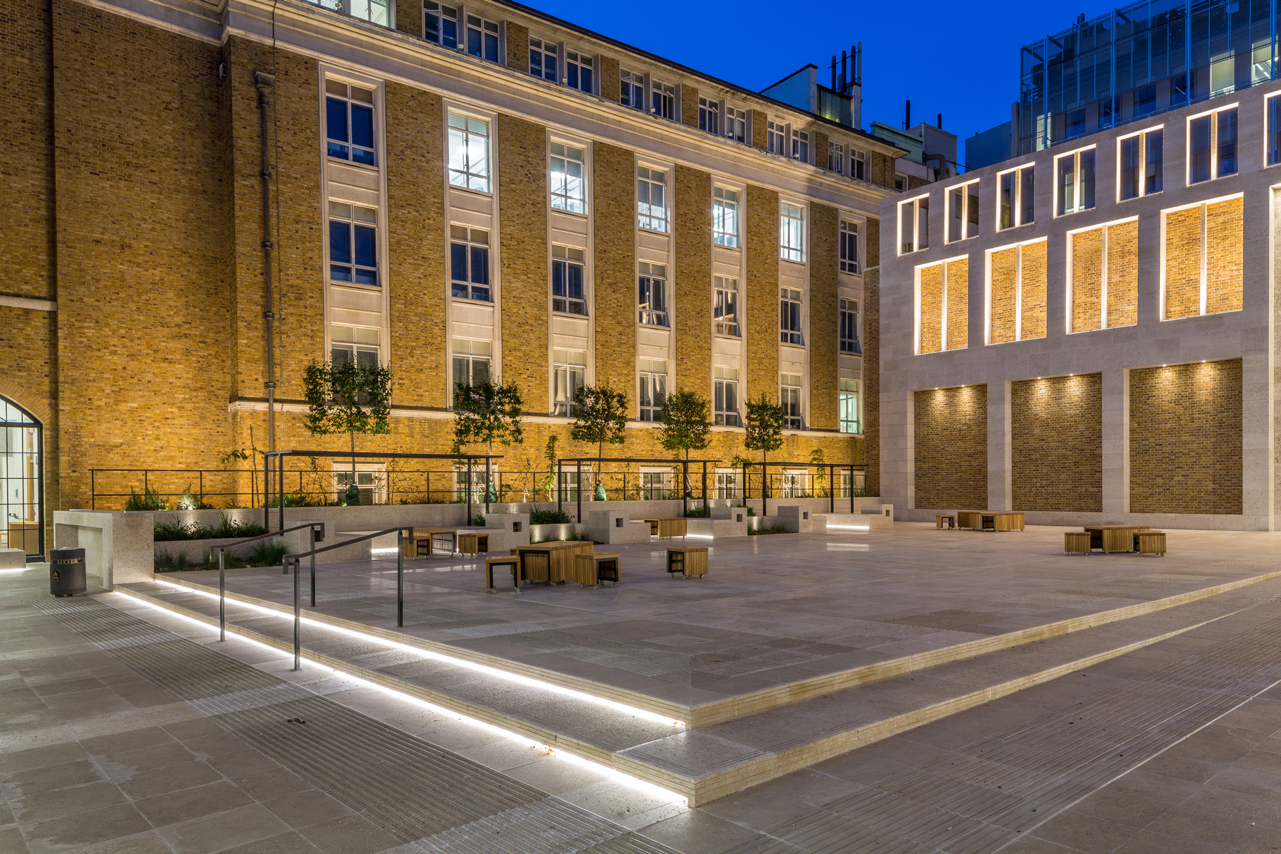 University College Projects LED Linear™ USA