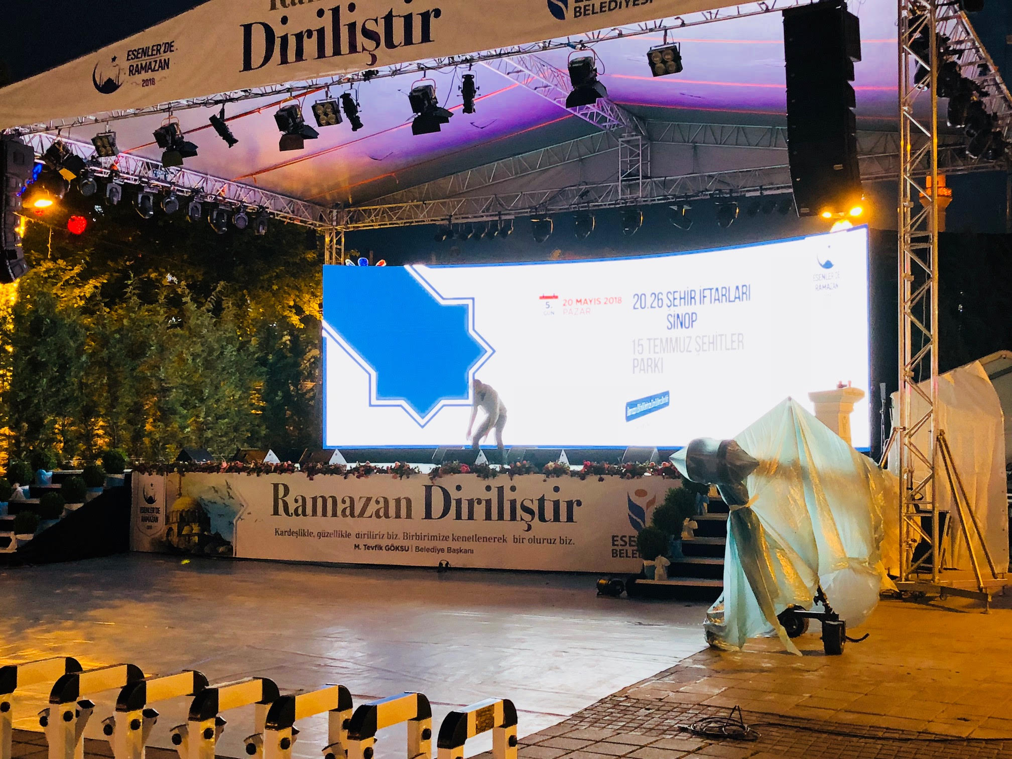 Avm Led Screen, AVM, Shop Mall Led Display Integral