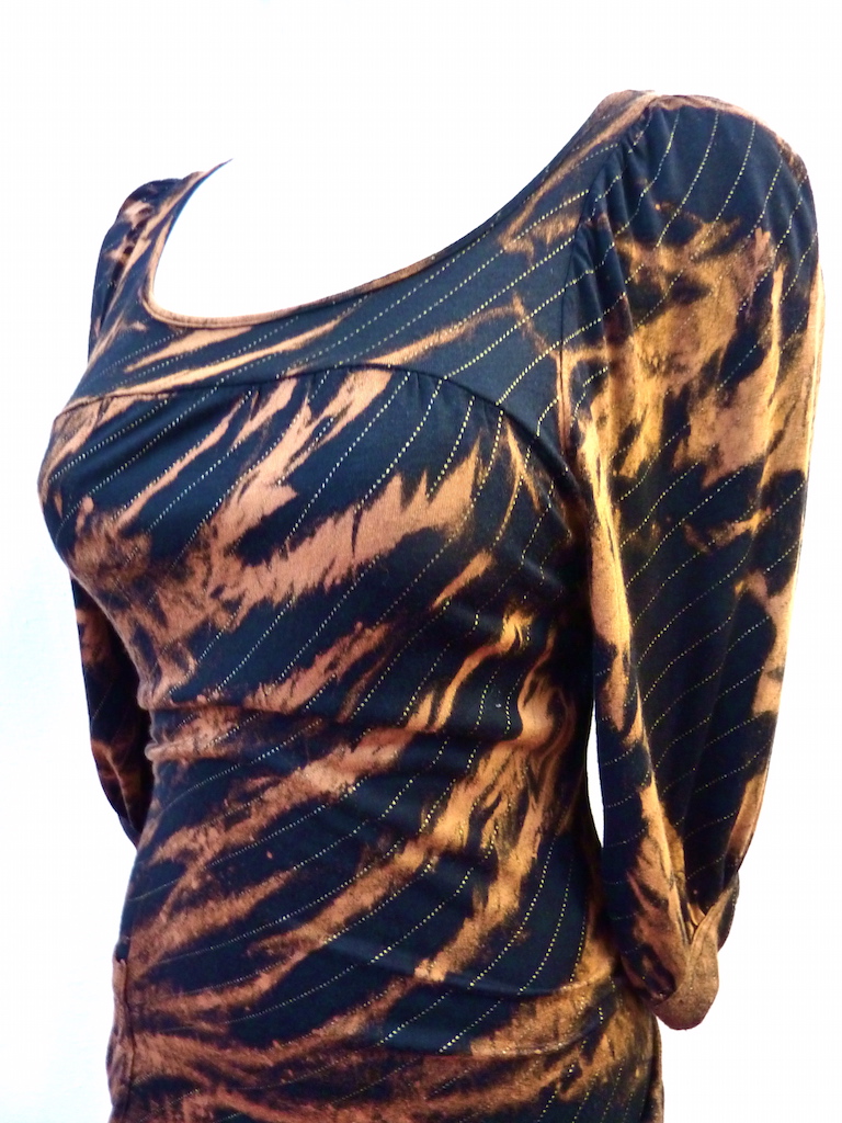 How to Bleach Dye Cotton Clothes Leftover Threads