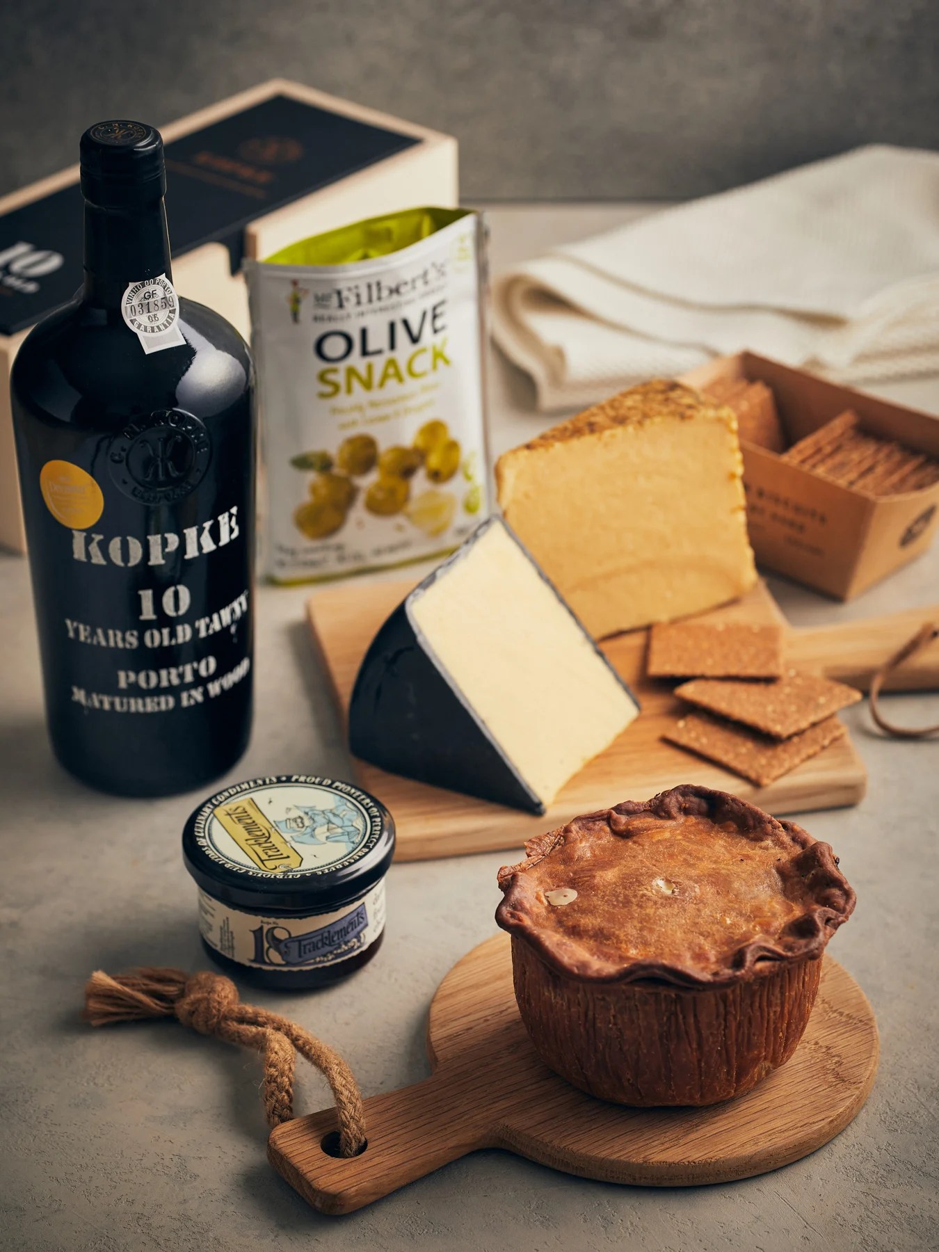 Cheese and Port Hamper Legges