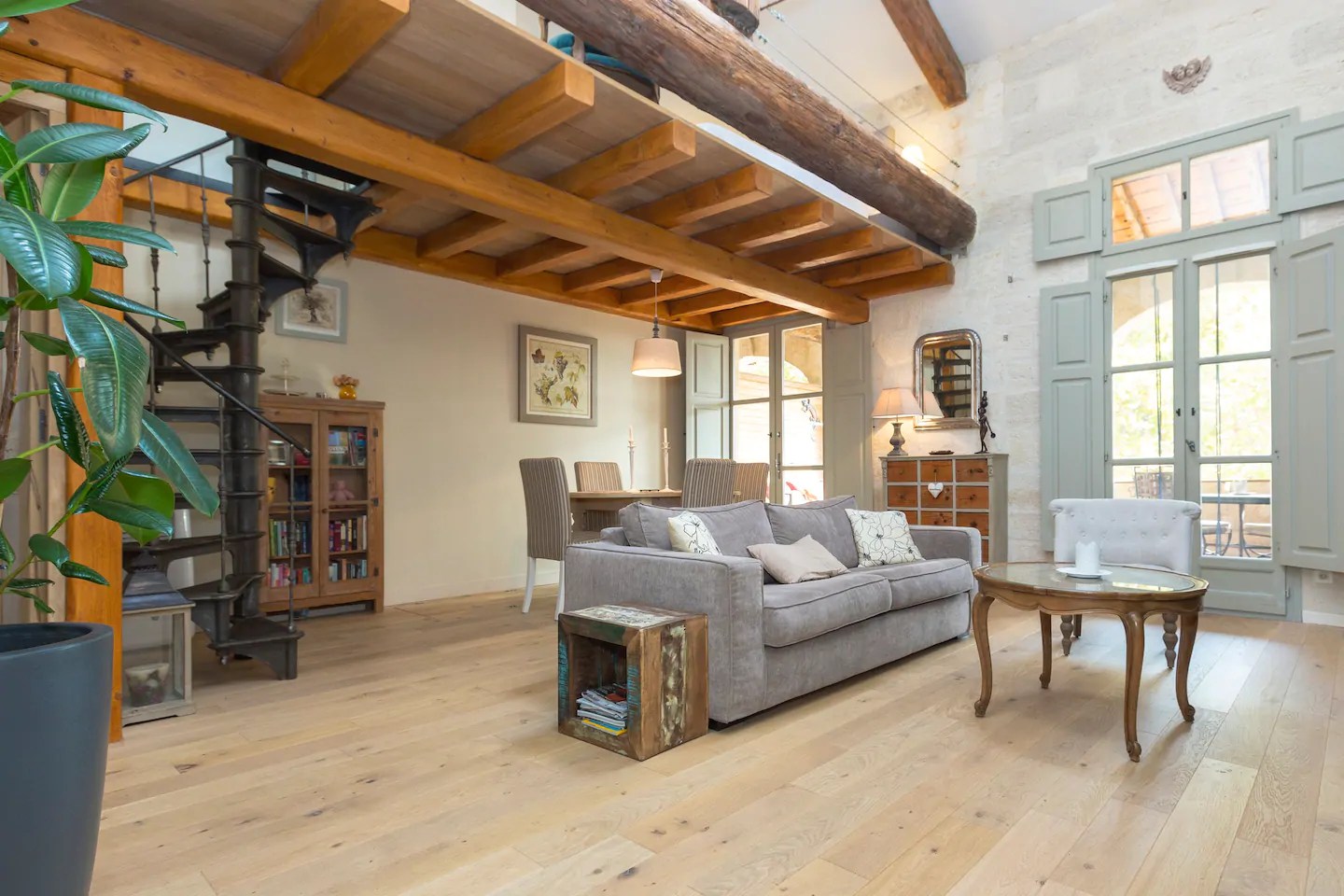 15 Best Airbnbs in Avignon, France For Every Style & Budget