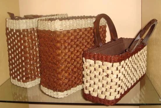 Cara Mengolah Daun Kering untuk Kerajinan Tas Pandan Lem Kayu Crossbond™