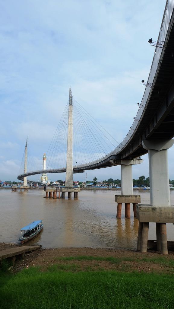 Gentala Arasy Jembatan Khusus Pejalan Kaki Di Jambi