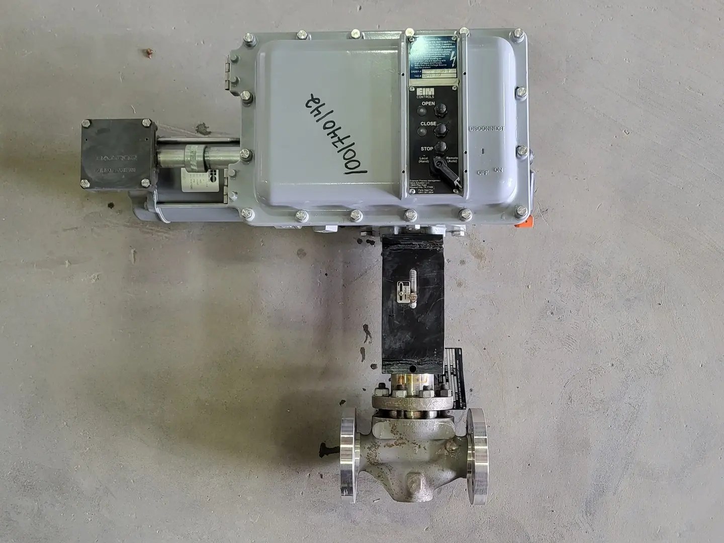EMERSON EIM 2000 Series Electric Actuator w/ FISHER 1.5" Class 300