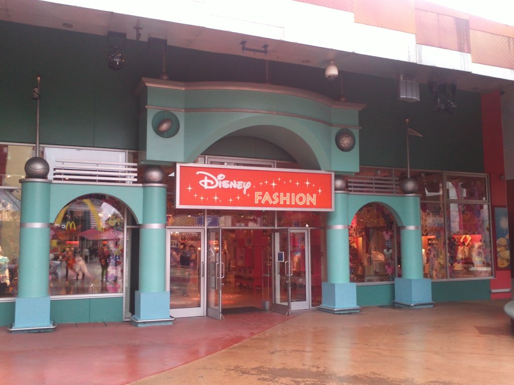 disney fashion boutique disney village disneyland paris Le Parcorama