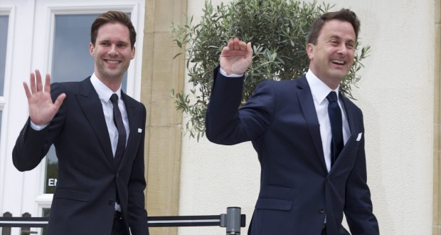On this week's episode of brexit: Xavier Bettel révèle comment il a été demandé en mariage ...