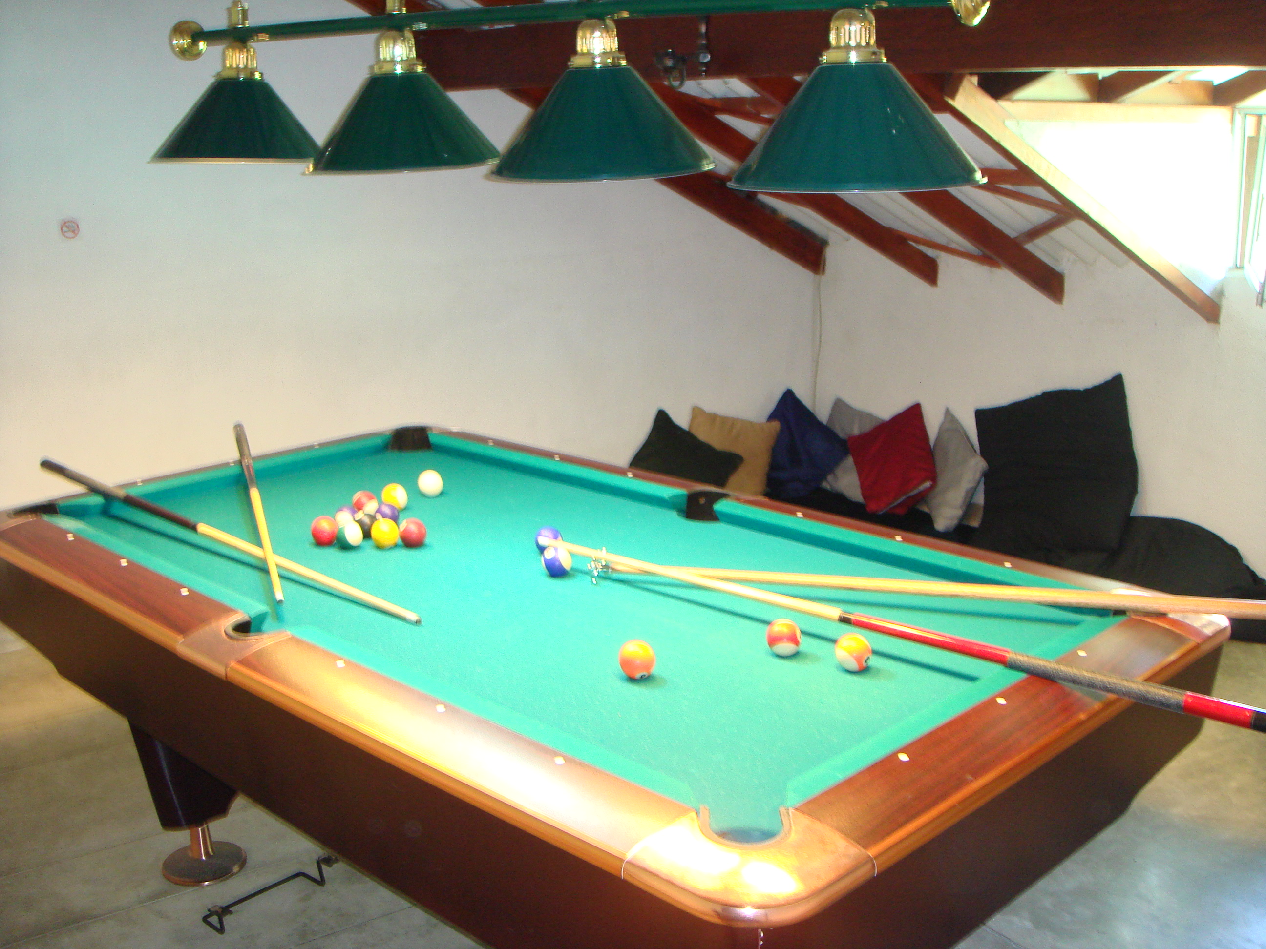 Pool Table Car rentals in Sri Lanka/ Rent A Car Sri Lanka and