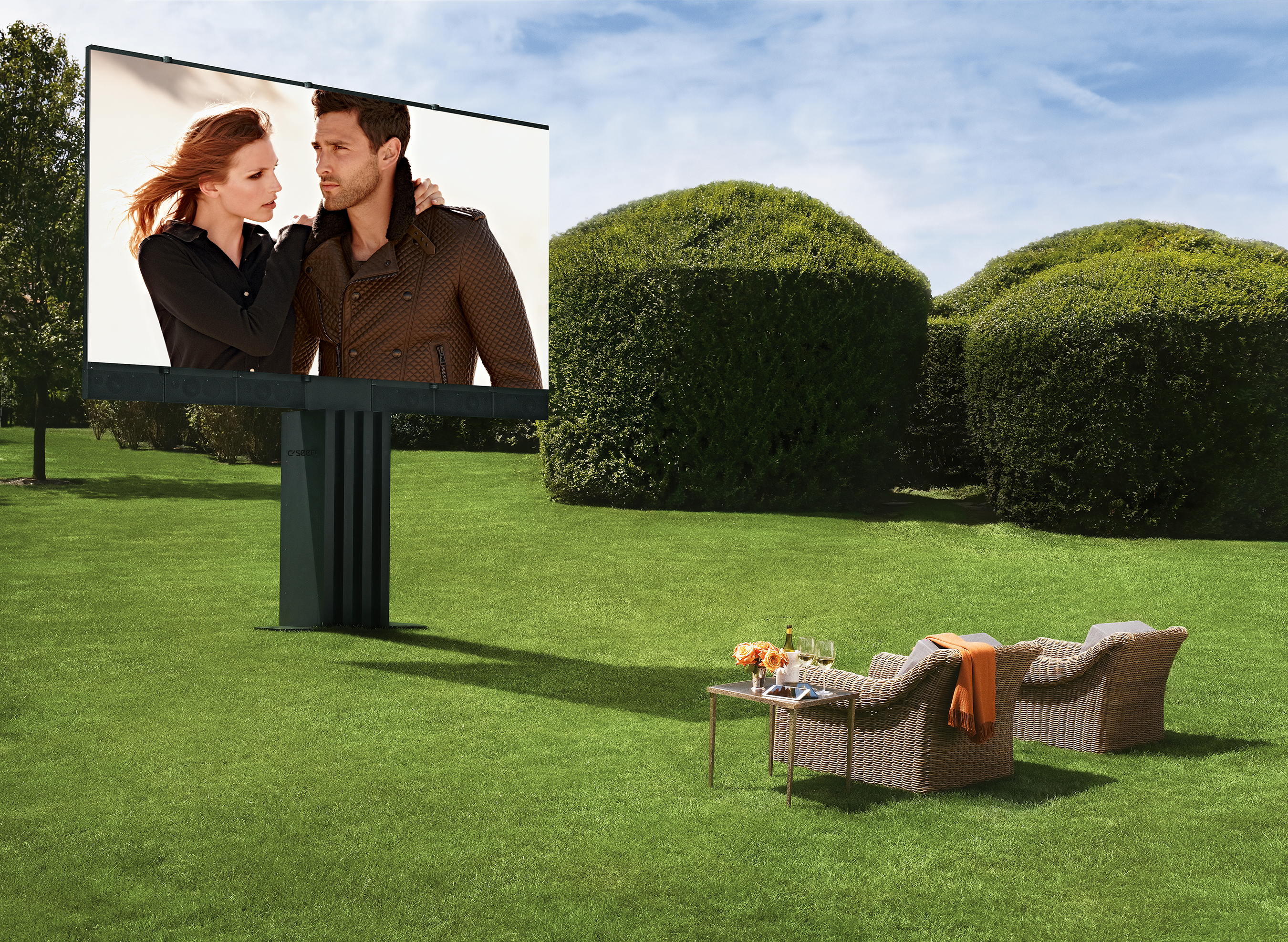 Ultimate Outdoor Entertainment System L'Etage Magazine