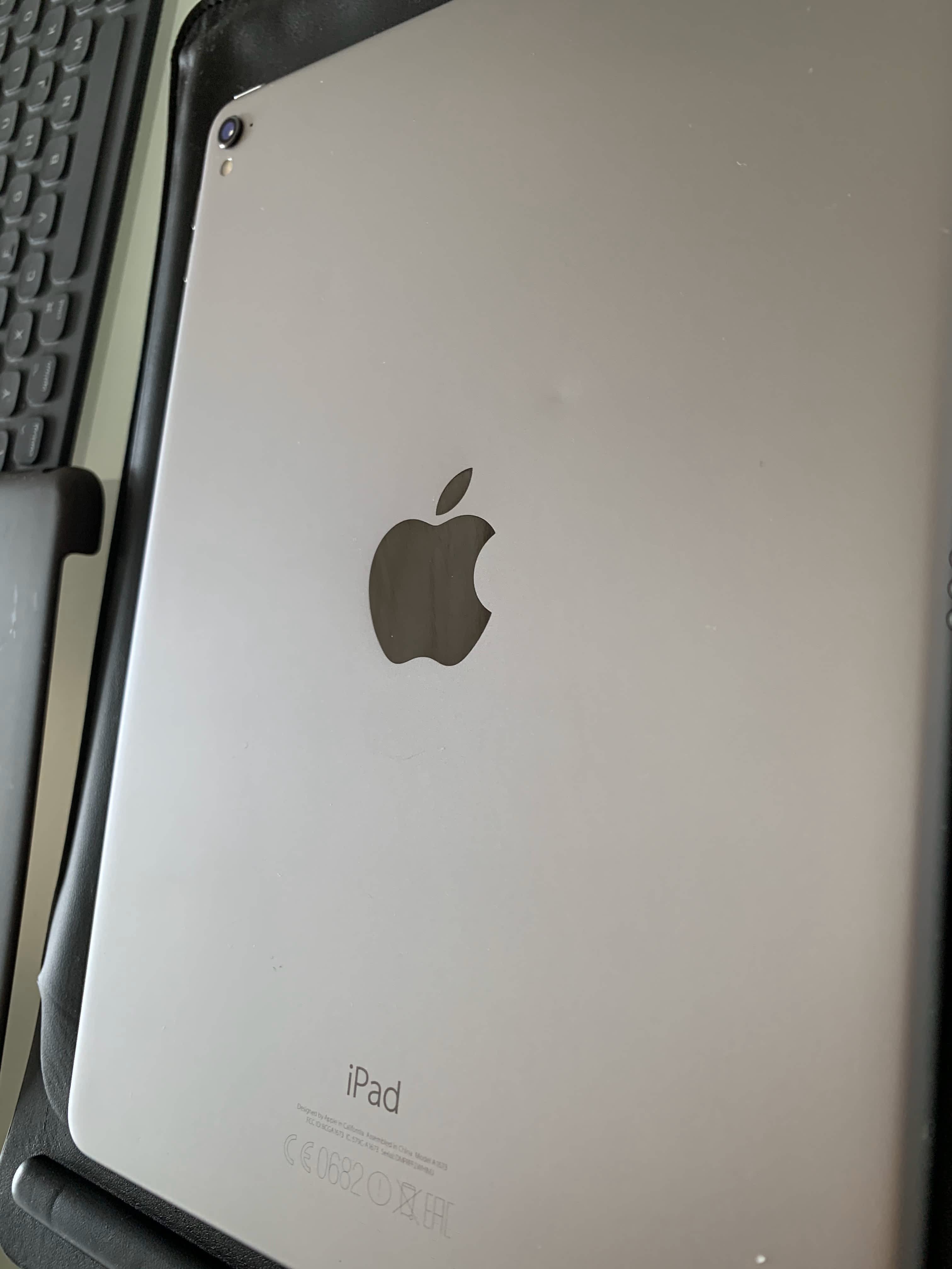 Apple iPad PRO 9.7 128GB Wifi šedý Apple Bazar