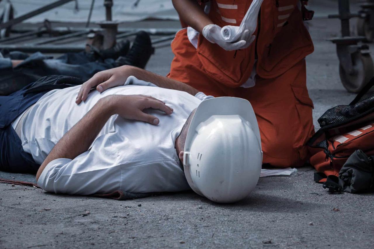 What are the common safety violations in construction work and how can you avoid them? Letsbuild