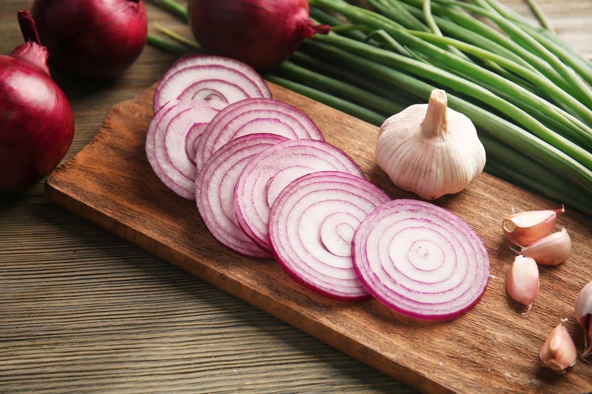 Are You Reaping These Amazing Health Benefits Of Eating Onions? Let's Pik