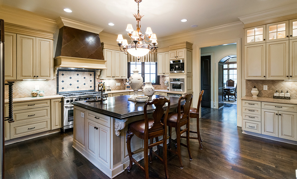 A Cook's Dream 10 Luxurious Home Kitchens Leverage