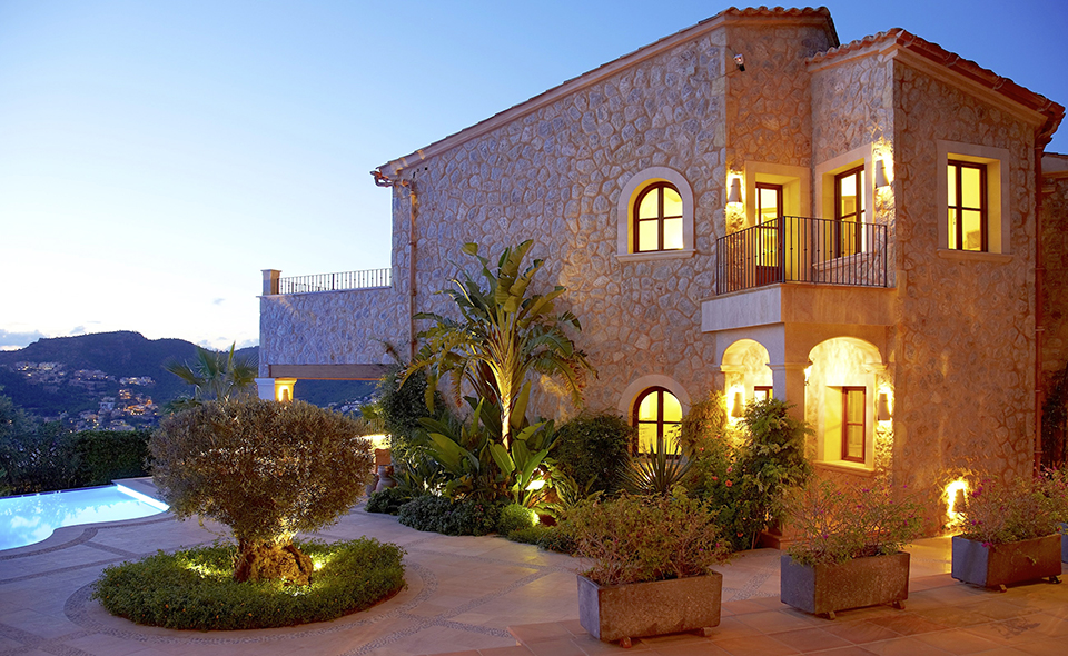 Plan Your Escape Extraordinary European Estates Leverage