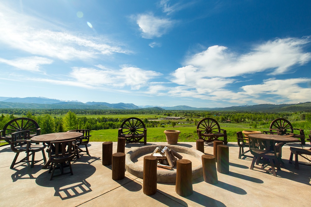 Property of the Week 2485 N. Fish Creek Road Leverage