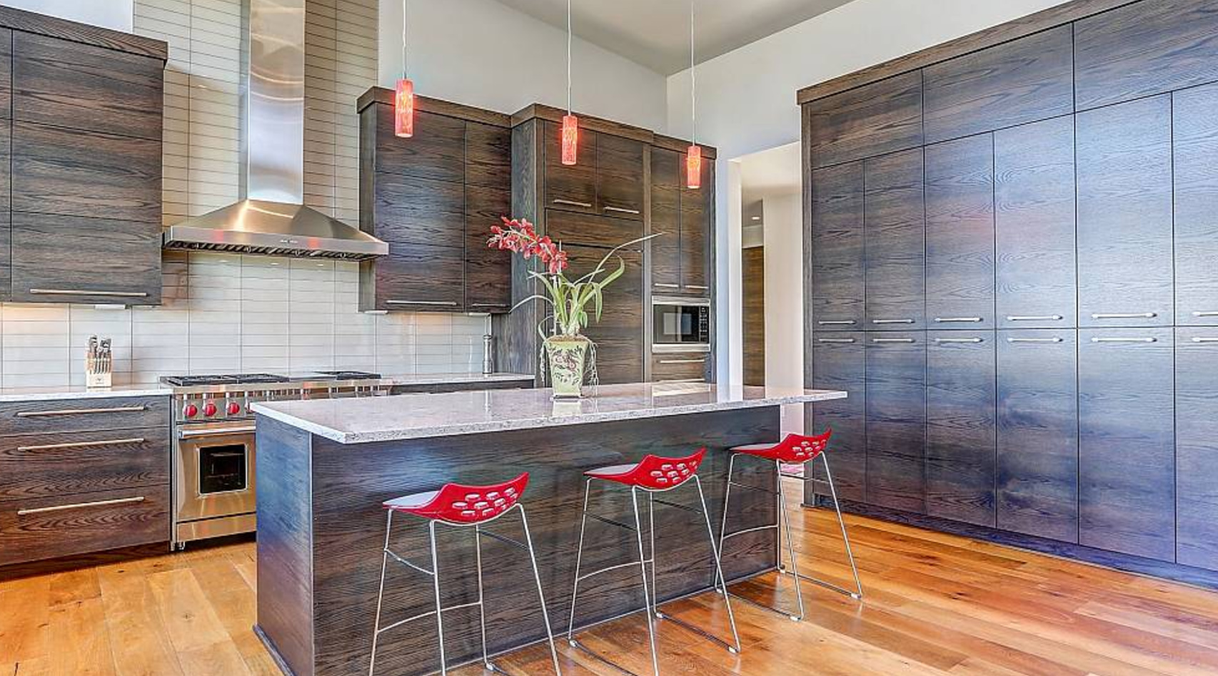 Kitchen Envy Leverage