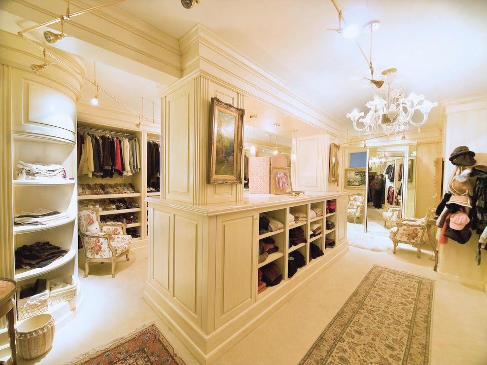 SwoonWorthy Luxury Walkin Closets Leverage