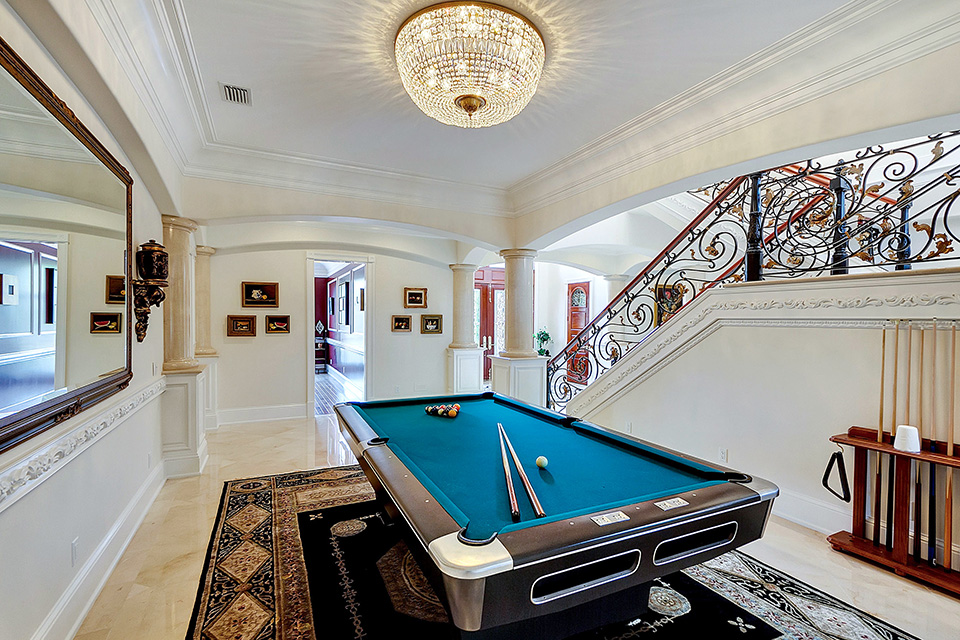 10 Homes with Chic and Sophisticated Billiard Rooms