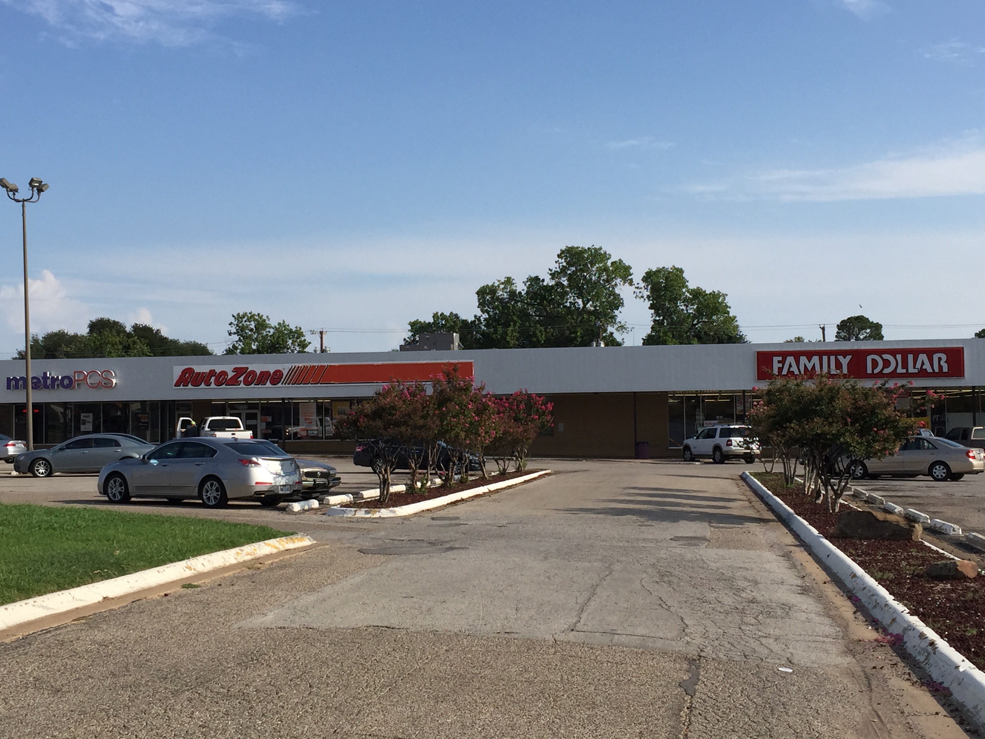 Meadowbrook East Shopping Center Levy Retail Group