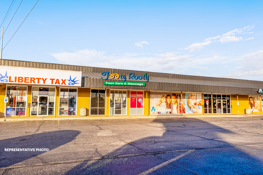 Town & Country Shopping Center Levy Retail Group