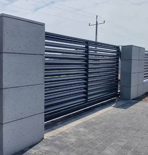 AUTOMATIC SLIDING GATE / PSD80 LEWANDOWSKI Fence Builder Limited
