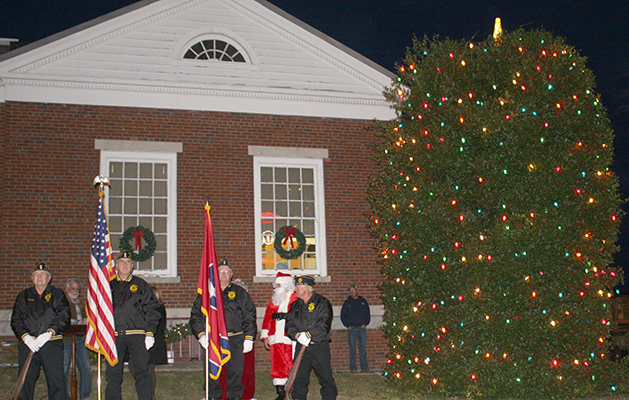 Christmas 2023 Events In East Tennessee Lighting Up Lexington’s Tree Lexington Progress