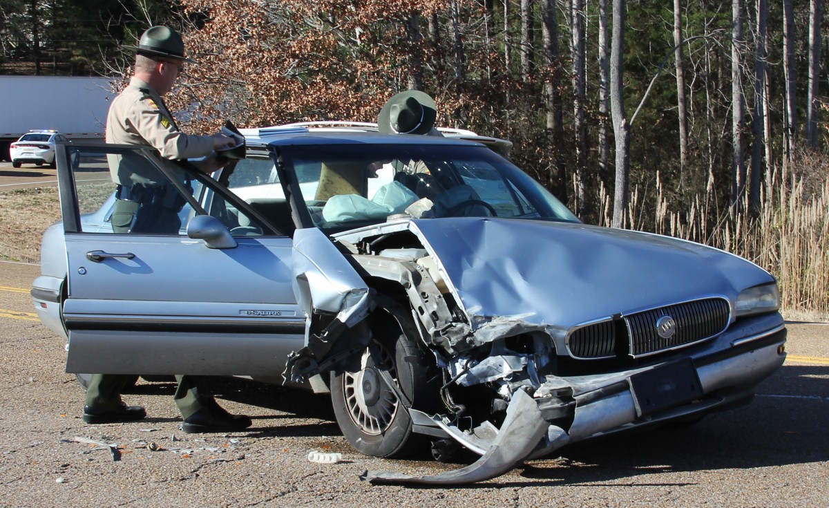 Minor Collision at Highway 100 and Highway 22 Crossing Lexington Progress