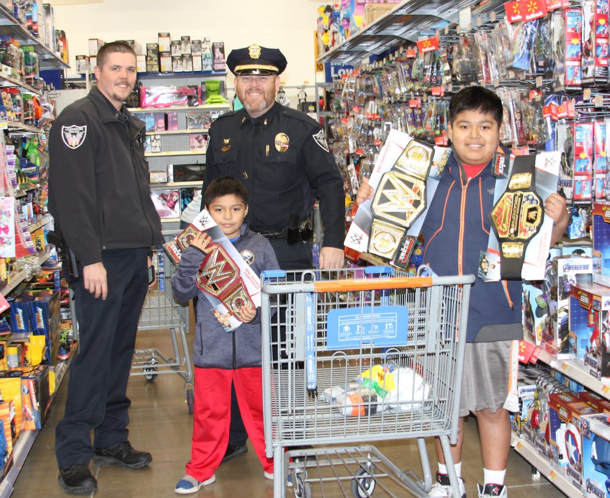 Shop With A Cop Another Holiday Success Lexington Progress