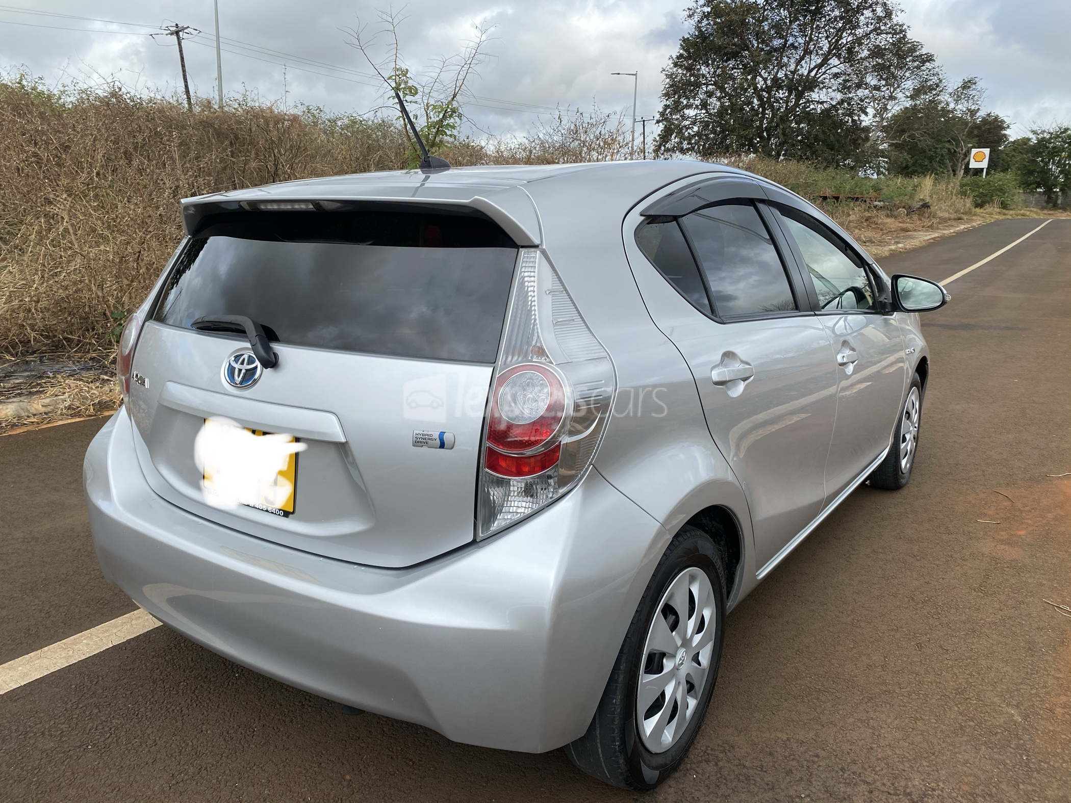 SecondHand Toyota Aqua 2013 lexpresscars.mu