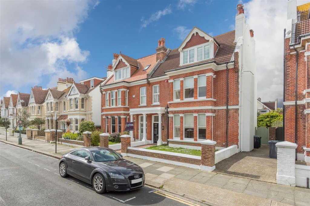 Sackville Gardens, Hove, 5 bedroom, House SemiDetached