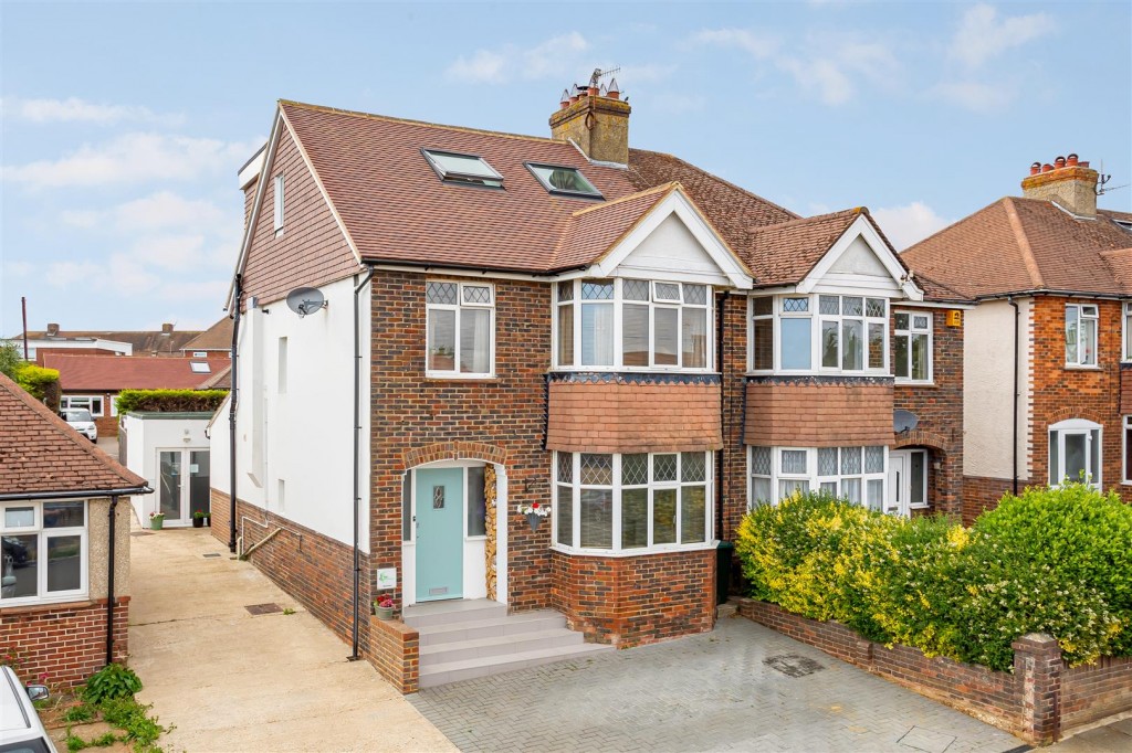 Fallowfield Crescent, Hove, 4 bedroom, House SemiDetached