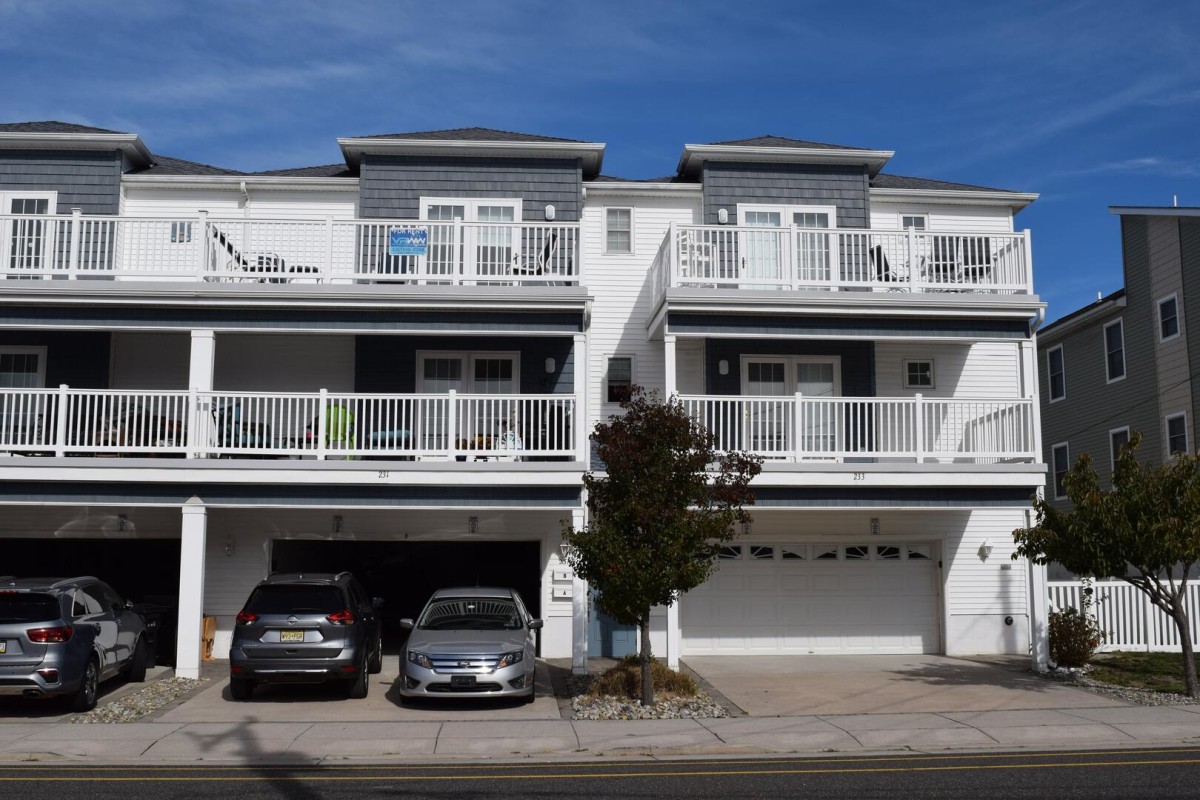 231 B East Leaming Avenue Wildwood, NJ Long & Foster Vacation Rentals