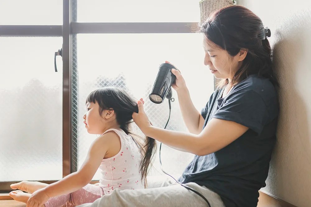 Can a Blow Dryer or Hair Straightener Kill Lice?