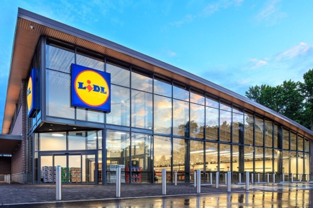 Lidl.co.uk/haveyoursay Win £100 Lidl Vouchers