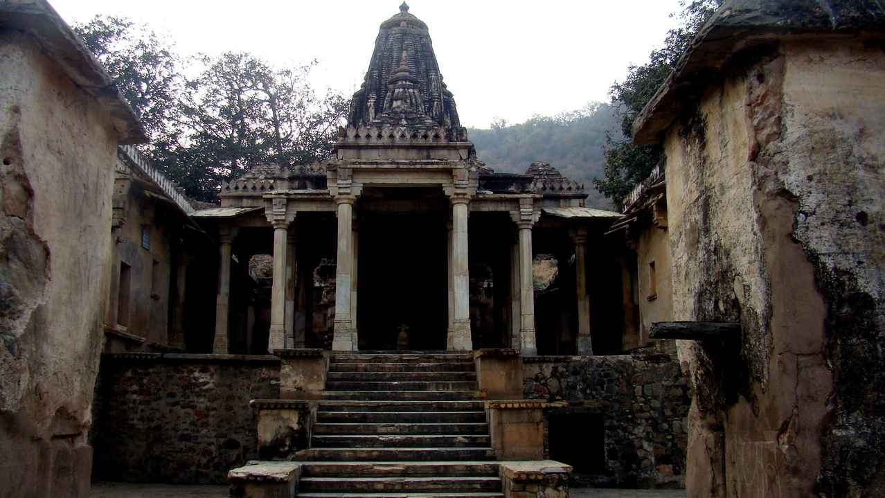 5 Haunted Temples In India! Spooky Reality! LifeCrust