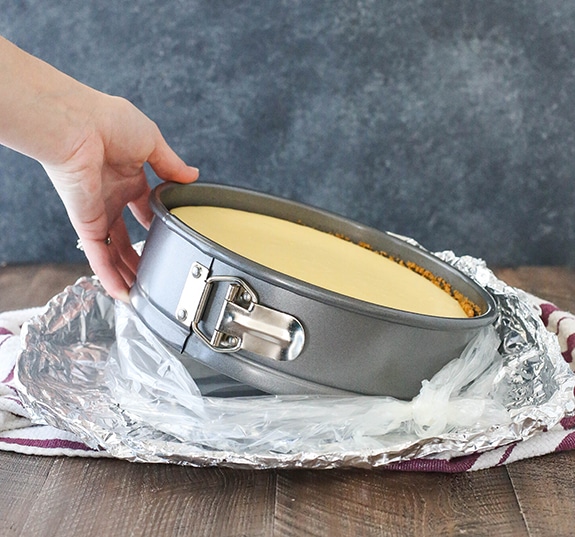 How to Prevent Your Cheesecake Water Bath from Leaking (7 Easy Steps)