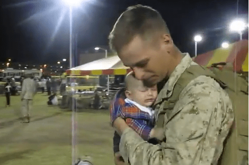 Soldier Returns Home To Meet His Newborn Son For The Very First Time