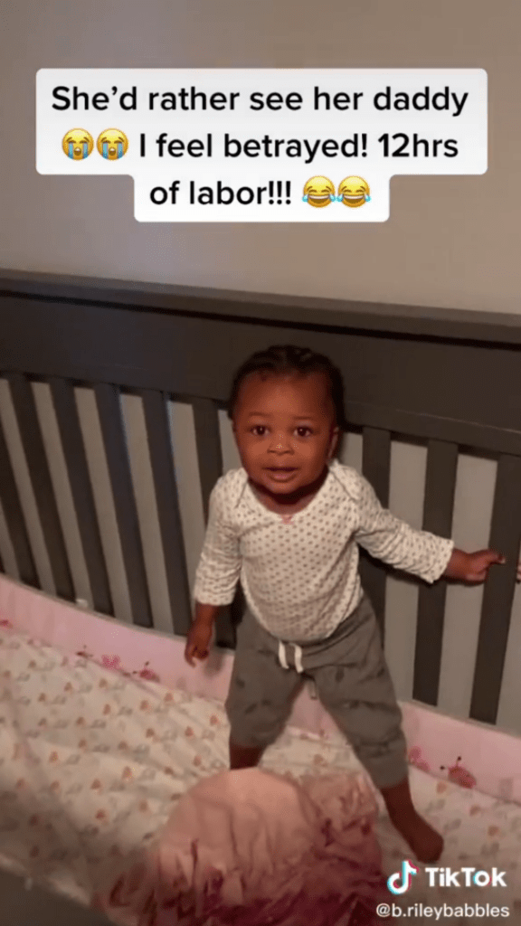 Baby Prefers Dad Over Mom In The Mornings [MustSee Viral Video]