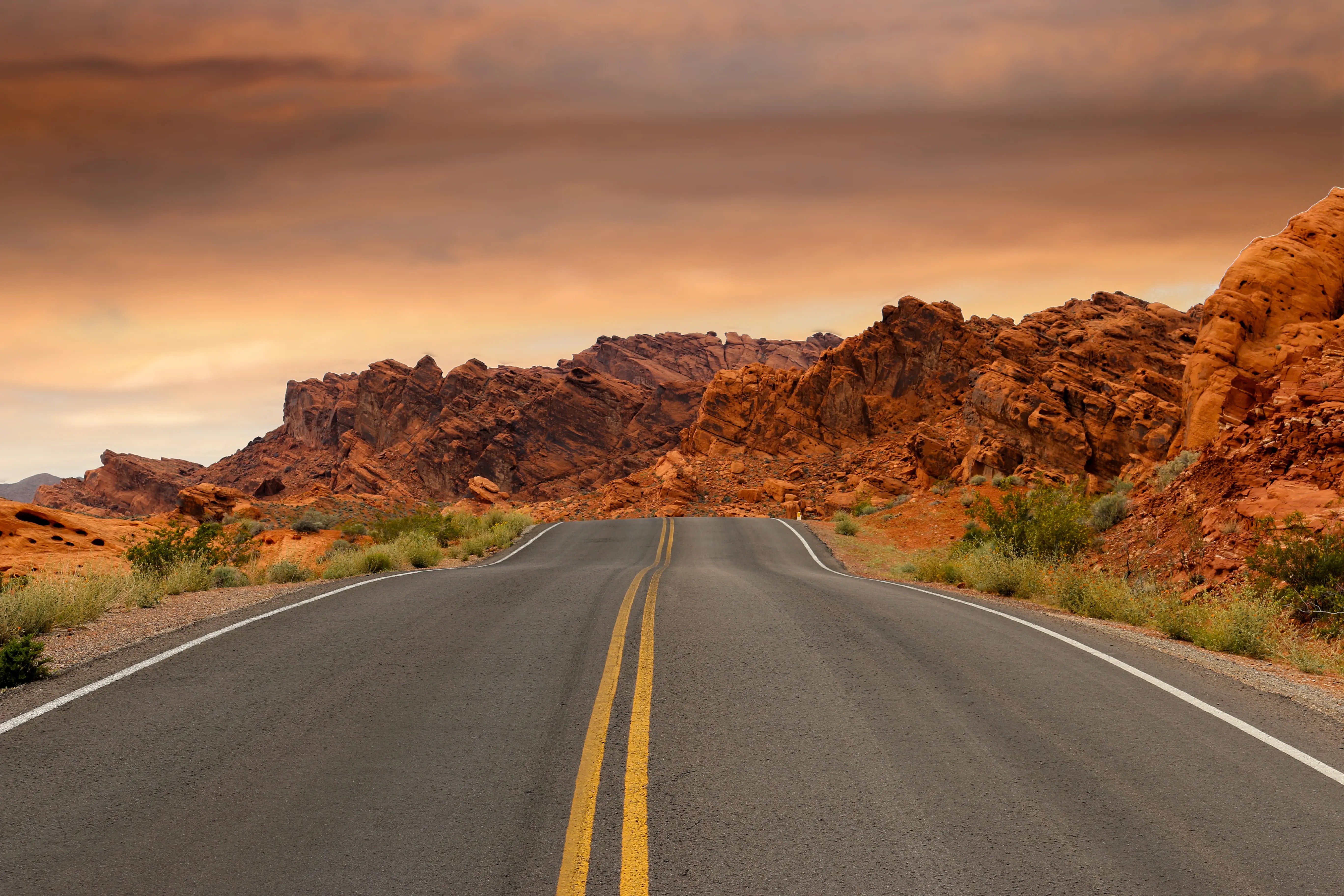 31 Pictures of Roads That Will Take You On A Photographic Journey
