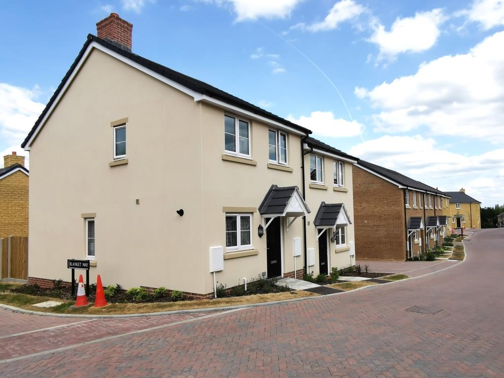 Springfield Oval, Witney, West Oxfordshire Linear Plastering