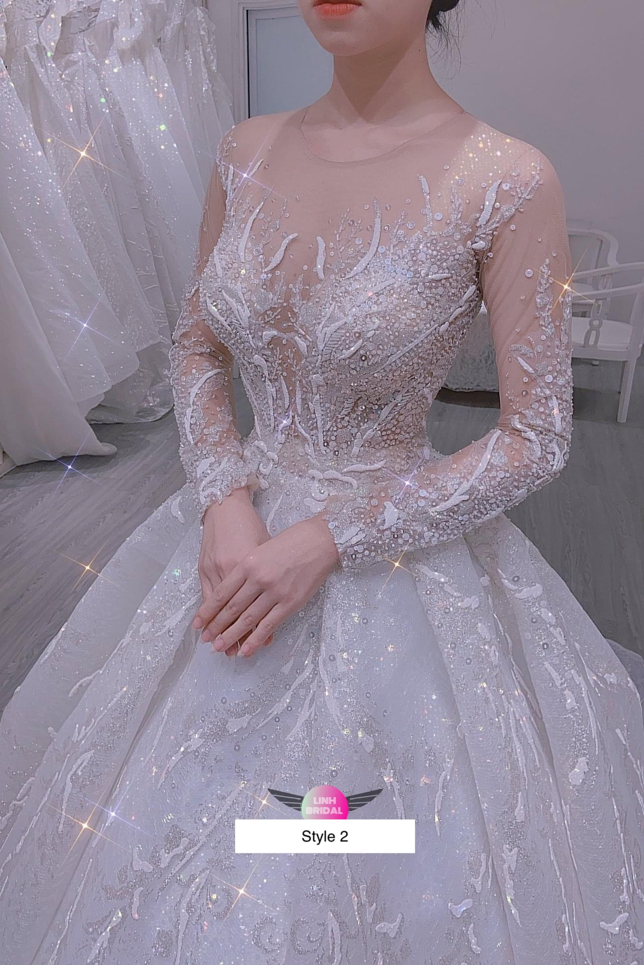 Shiny white sparkle long sleeves sweetheart neck lace wedding dress