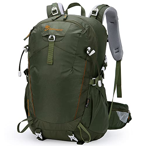 Best 35L Hiking Backpack (2023 Update) Liquid Image