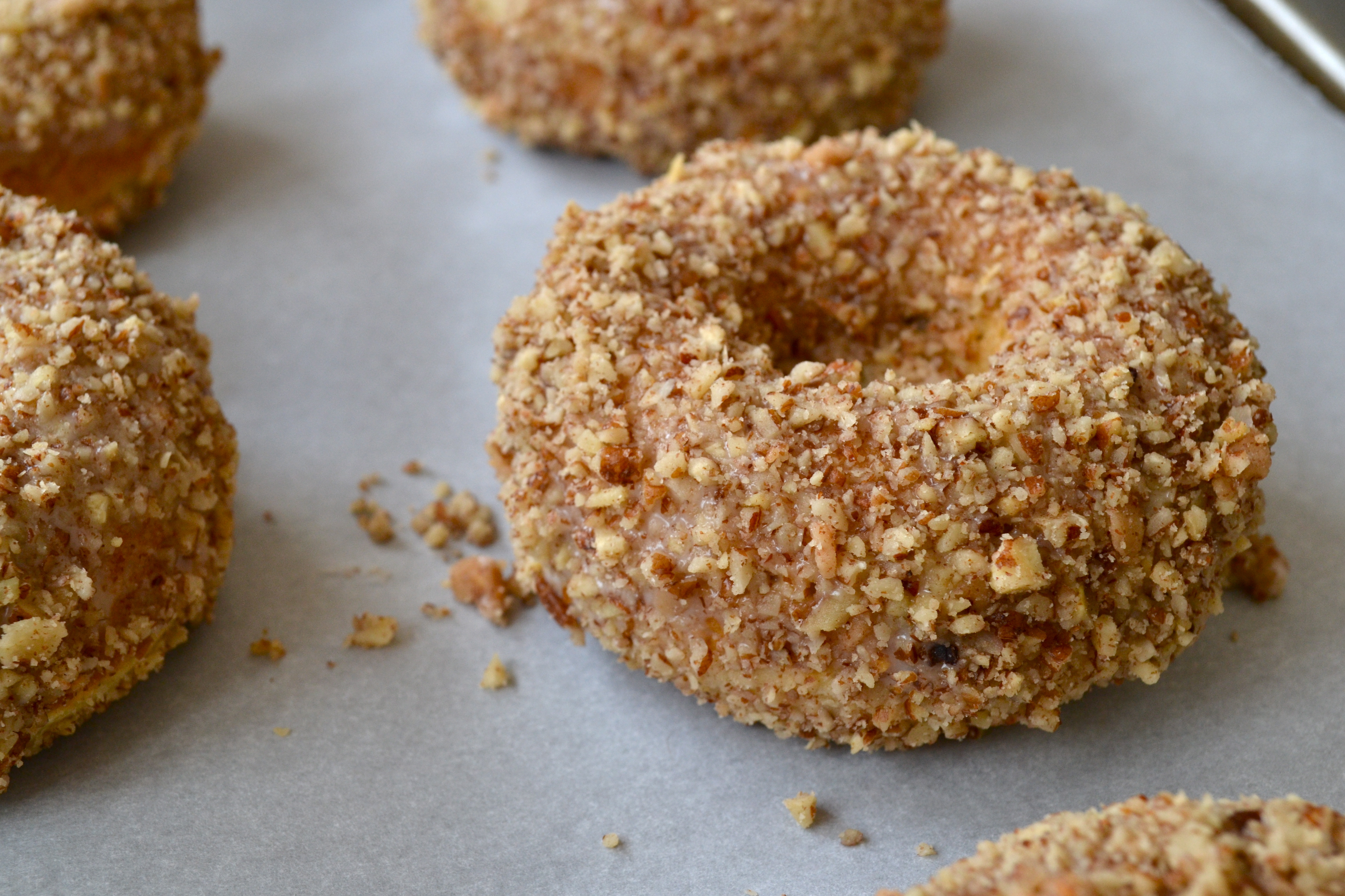 Cinnamon Pecan Crunch Doughnuts Little Bits of...