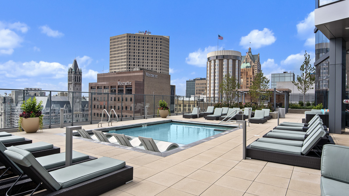 Downtown Milwaukee Apartment Pictures 7SEVENTY7 Apartment Photo Gallery